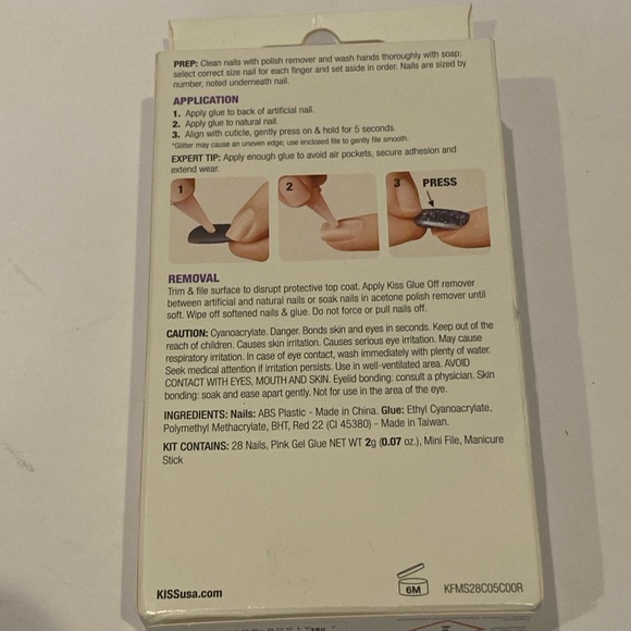 2-Piece Bundle of Kiss Halloween-Themed Accessories - Eyelashes & Fake Nails NWT - Picture 5 of 10